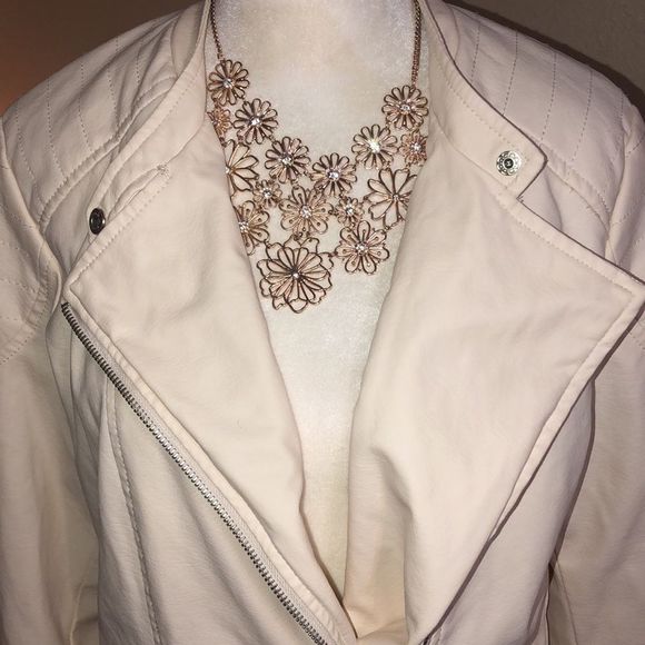 B Sweet leather like cream motorcycle style jacket size large feels fabulous - Picture 4 of 10